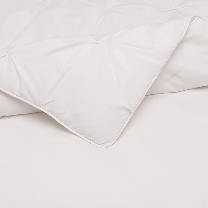 Amazon Basics Warm, Soft King Size All-Season Down-Alternative 3-Piece Comforter Bedding Set, Pinch Pleat With Piped Edges Design, Cream