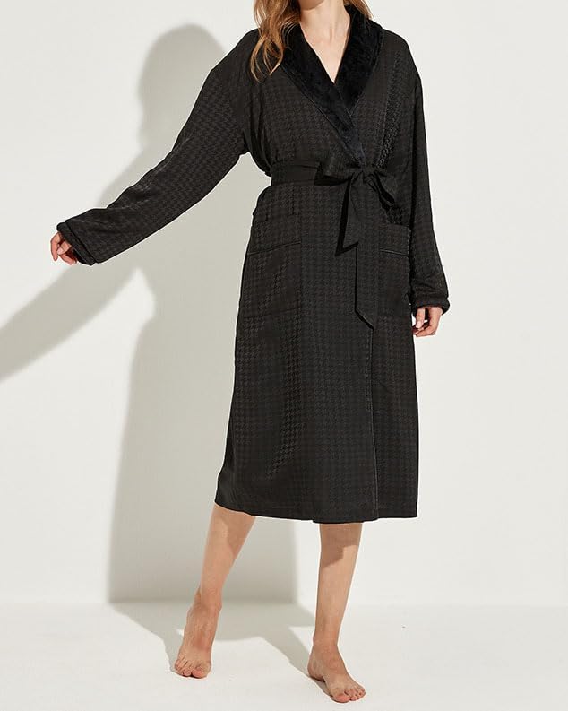 Women's Long Sleeve Fleece Robe with Pockets Jacquard Fluffy Plush Bathrobe