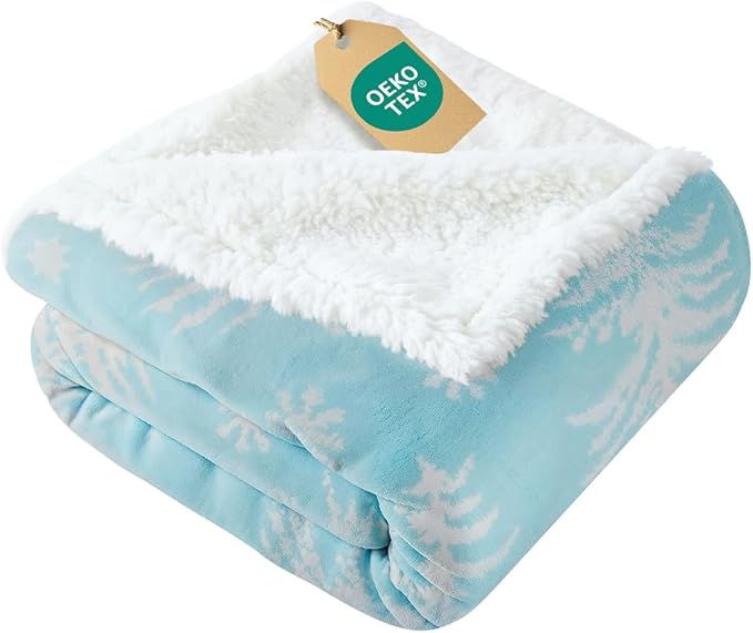Christmas Sherpa Blanket Throw Size - Reversible Sherpa Fleece Blanket - Super Soft Double Sided Throw for Bed, Sofa, Couch - Thick, Cozy & Plush - Xmas Winter Bedding - Christmas Snowflakes, 50x60