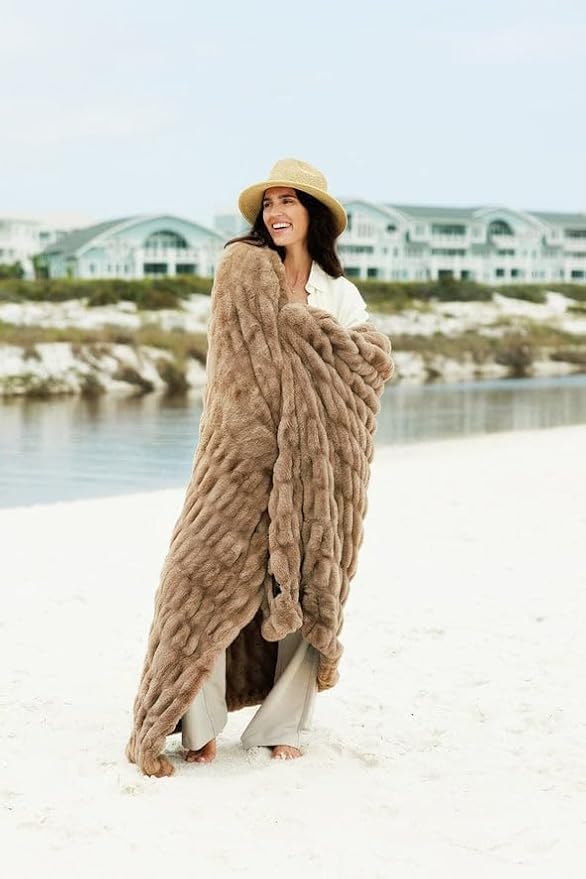 Minky Couture Hugs Blanket - Extra Plush Blanket for Premium Gifting - Stretchy Bubbled Cozy Throw - Silky Smooth - Durable & Machine-Washable - Travel-Friendly - Grande, Milk Chocolate