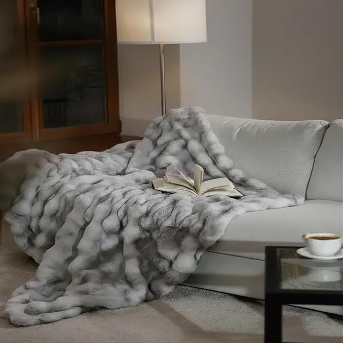 Mon Chateau 60" x 70" Dream Faux Fur Throw, Marble Print Plush Luxury Blanket for Couch, Sofa, or Bed, Soft Reversible Throw Blanket for Sleeping, Home & Room Decor, Moonshadow Bubble