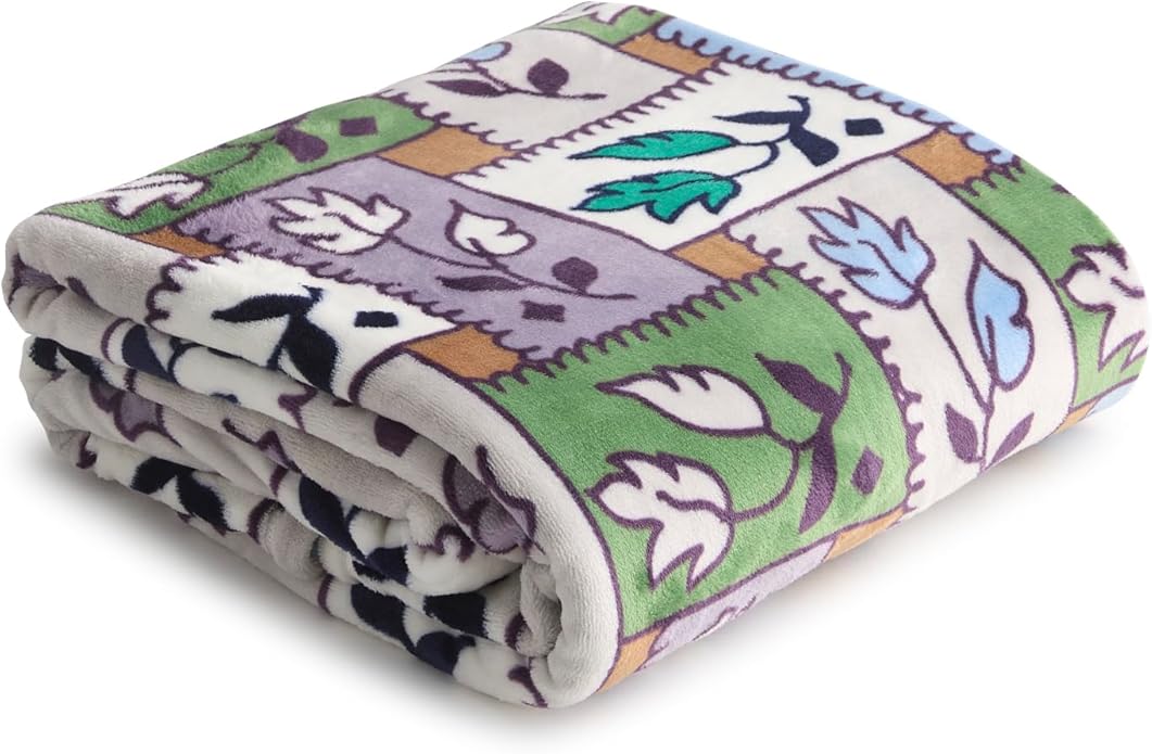 Vera Bradley Women's Disney Fleece Plush Throw Blanket