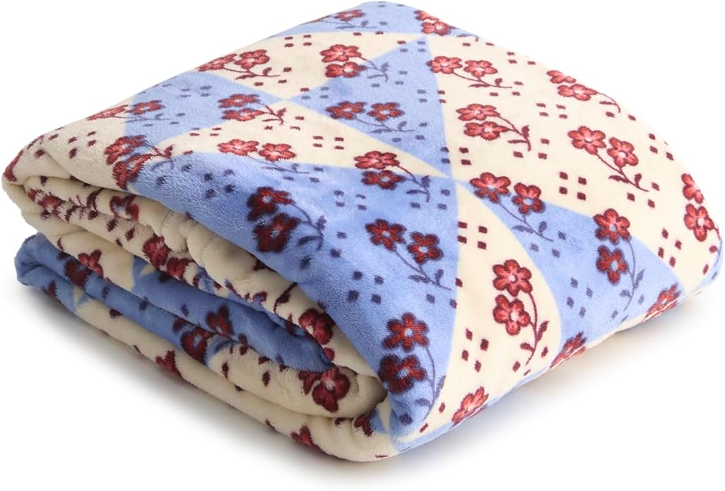 Vera Bradley Women's Disney Fleece Plush Throw Blanket