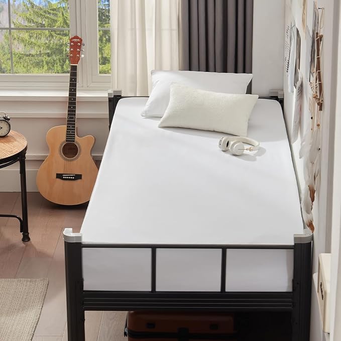 Twin XL Waterproof Mattress Protector Deep Pocket Mattress Cover, Soft Breathable Mattress Pad, Fitted Noiseless Waterproof Bed Cover Stretch to 19"