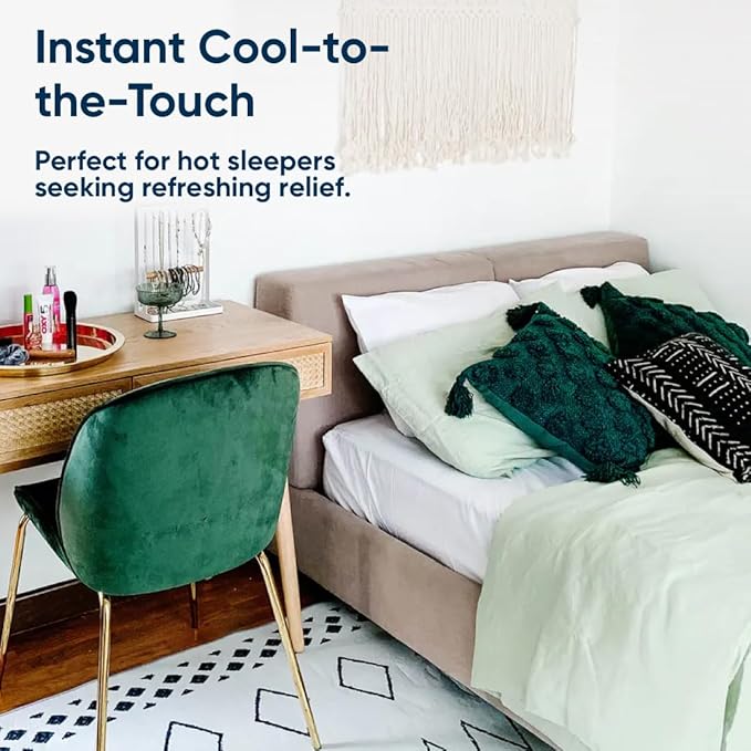 Vesta Washable Silk Lightweight Comforter, Cooling Blanket for Hot Sleepers, 100% Long Staple Mulberry Silk, Moisture & Thermal Control for Summer Use (Tender Green, Full/Queen 90'' X 90'')