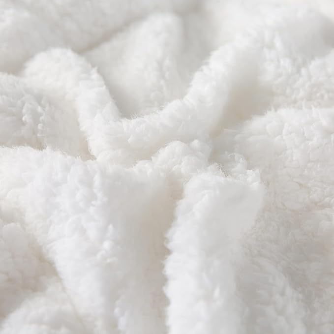 KASENTEX Super Ultra Soft Luxury Plush Sherpa Comforter, Cozy Reversible Faux Fur Machine Washable Bedding, Bright White, Queen Size