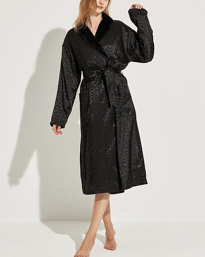 Women's Long Sleeve Fleece Robe with Pockets Jacquard Fluffy Plush Bathrobe