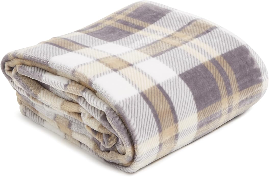 Vera Bradley Women's Disney Fleece Plush Throw Blanket