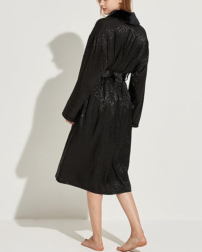 Women's Long Sleeve Fleece Robe with Pockets Jacquard Fluffy Plush Bathrobe