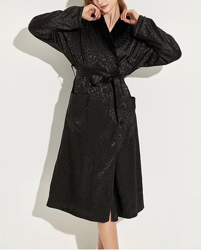 Women's Long Sleeve Fleece Robe with Pockets Jacquard Fluffy Plush Bathrobe