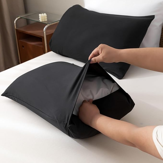 ROSGONIA Oversized Queen Comforter Black, 3pcs (1 Comforter & 2 Pillowcases) Lightweight Oversized Queen Comforter Sets Bedding Blanket Quilts