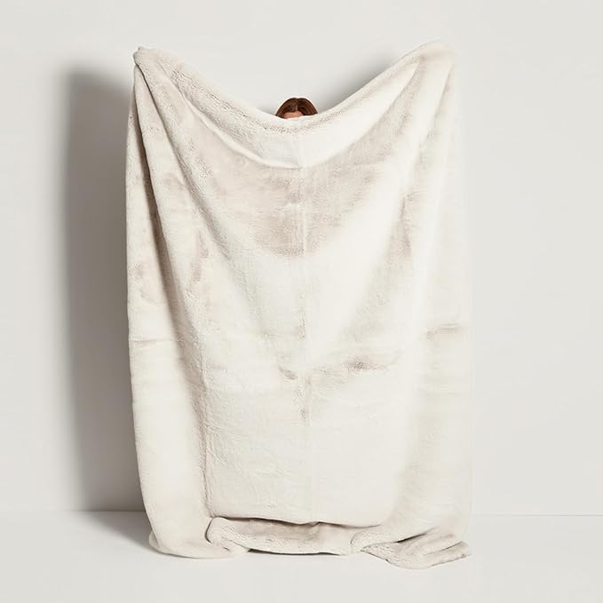 UnHide Marshmallow - Faux Fur Blanket - Heavy Weight, Extra Soft Blanket - Made from Recycled Materials - Machine Washable - Large (90" x 108") - Snow White