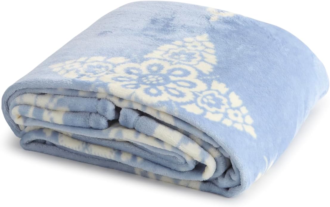 Vera Bradley Women's Disney Fleece Plush Throw Blanket