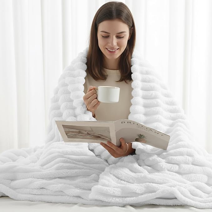 decorUhome Christmas Soft Fleece White Twin Blanket for Bed, Cozy Fluffy Plush Flannel Striped Throws for Couch Sofa, Lightweight Decorative Ribbed Fuzzy Blanket for Woman, 60x80 Inches