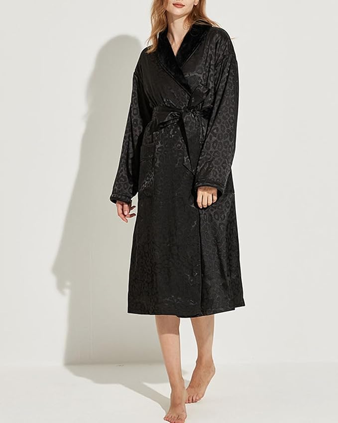 Women's Long Sleeve Fleece Robe with Pockets Jacquard Fluffy Plush Bathrobe
