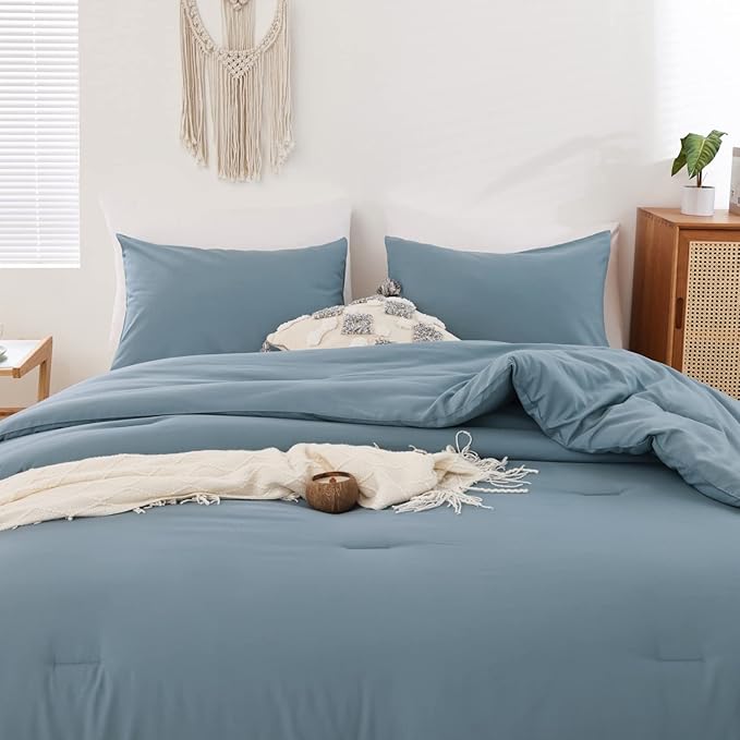 ROSGONIA Oversized King Comforter 128x120, 3pcs Super King Plus (1 Dusty Blue Comforter & 2 Pillowcases) Lightweight Oversized King Bedding Set Blanket