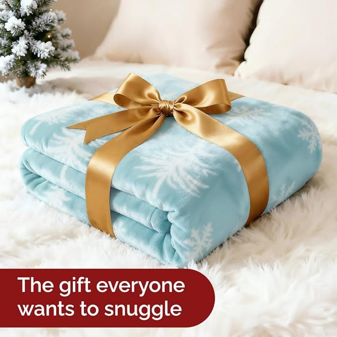 Christmas Sherpa Blanket Throw Size - Reversible Sherpa Fleece Blanket - Super Soft Double Sided Throw for Bed, Sofa, Couch - Thick, Cozy & Plush - Xmas Winter Bedding - Christmas Snowflakes, 50x60