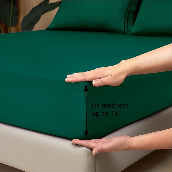 Mejoroom Queen Size Sheet Set - Hotel Luxury 1800 Bedding Sheets & Pillowcases - Deep Pocket Fitted Sheet, Soft, Breathable, Wrinkle & Fade Resistant - 4 Piece (Queen,Emerald Green)
