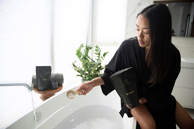 Bathorium Hinoki Mineral Magnesium Chloride Bath Flake, Relaxing Bath Soak with Japanese Hinoki, Detoxifying, pH Balanced for Women, Good for Sensitive Skin, 26 oz