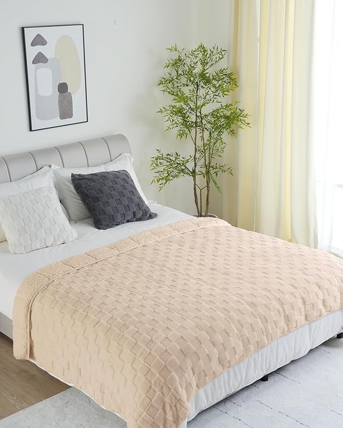 Uttermara Sherpa Fleece Weighted Blanket Full Size(15lbs, 48" x 72", Khaki), 3D Jacquard Checkered Warm Sherpa Heavy Blanket for Adults, Soft Fuzzy Weighted Blankets for Couch Bed Sofa