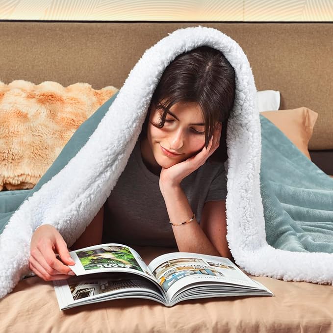 KAWAHOME Sherpa Fleece King Size Blanket for Bed - Extra Warm and Heavy Thick Blankets for Winter, Super Soft 500GSM Plush Blanket, 108" X 90" Spa Blue