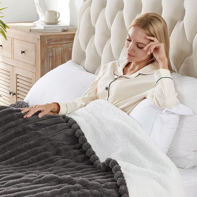 Westinghouse Electric Blanket Twin Size, Super Cozy Luxury Faux Fur & Sherpa Heated Blanket with 10 Heating Levels & 1-12 Hours Auto Off, Fast Heating Blanket, Machine Washable, 62x 84 Inch Charcoal