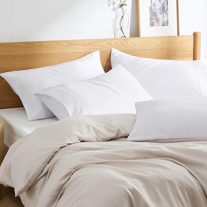 Bedsure Pillow Cases Standard Size Set of 4 - White Brushed Microfiber Pillowcases 4 Pack, Super Soft and Cozy Pillow Case Covers with Envelope Closure, Wrinkle, Fade and Stain Resistant, 20x26 Inches