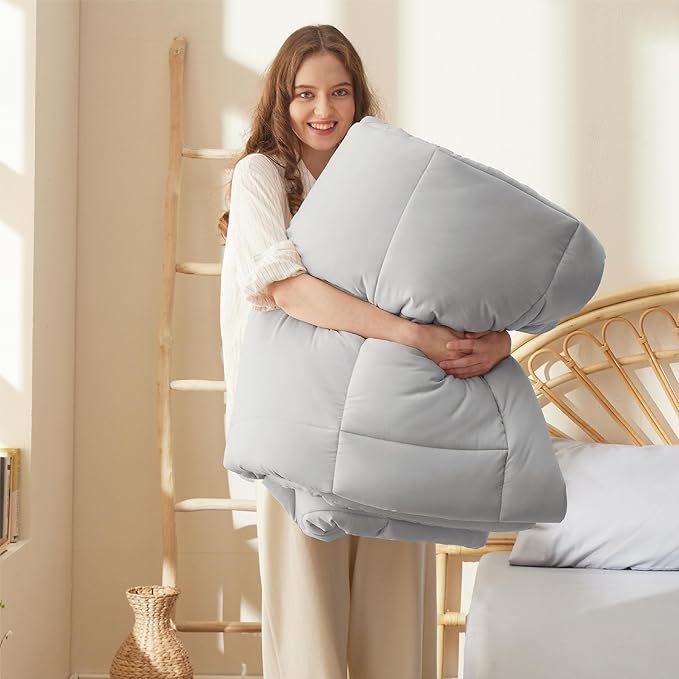 Bedsure Comforter Duvet Insert - Quilted Comforters Twin Size, All Season Duvet, GentleSoft Down Alternative Bedding, with 8 Tabs, Gifts for Women/Men, Light Grey, Twin 88 x 68 Inches