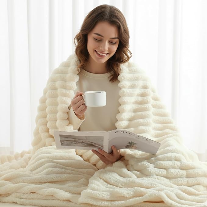 decorUhome Christmas Soft Fleece Beige Throw Blanket for Couch, Cozy Fluffy Plush Flannel Striped Blanket for Sofa Bed, Lightweight Decorative Ribbed Fuzzy Blanket for Woman, 50x60 Inches