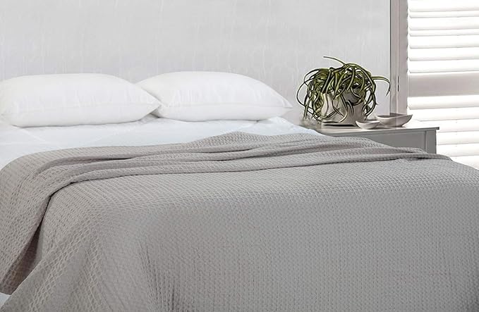 HILLFAIR 100% Combed Cotton Blanket– Twin Size Bed Blankets– Warm Soft All Season Breathable Lightweight Summer Blankets– Waffle Weave Home Decor Bed Blanket- Khaki Twin Bed Cotton Blankets/Bedcovers
