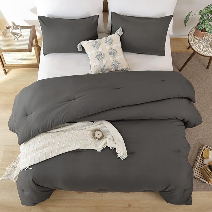 ROSGONIA Queen Comforter Set Charcoal Grey, 3pcs (1 Dark Gray Comforter & 2 Pillowcases) All Season Soft Bedding Lightweight Bedspread Blanket Quilt