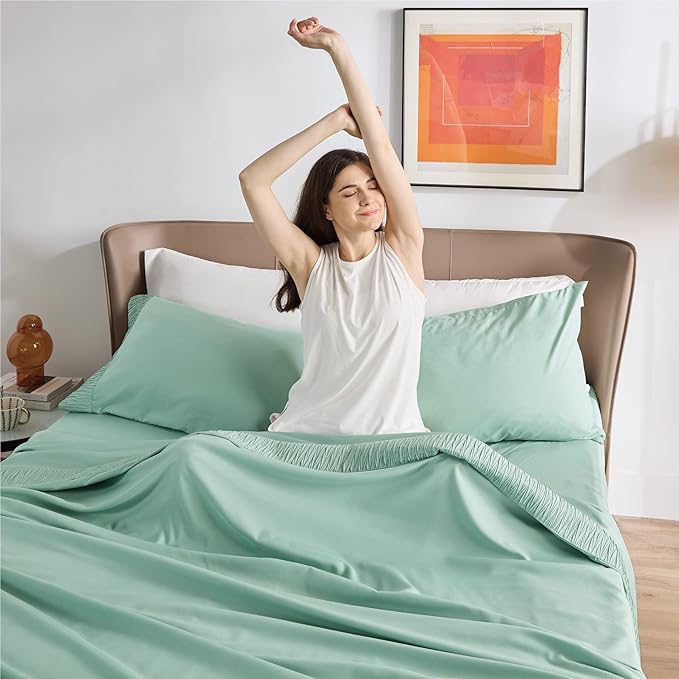 Bedsure King Size Sheets Set - 4 Pieces Soft King Sheets - Breathable & Cooling - Hotel Luxury - Easy Care Polyester Microfiber Bedding for Women, Men, Mint Green