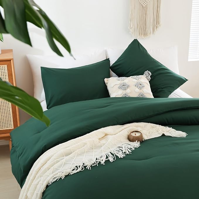 ROSGONIA Twin/Twin XL Comforter Set for College Girls Boys Dark Emerald Green, 1 Comforter 1 Pillowcase, All Season Kids Comforter Sets Dorm Bedding