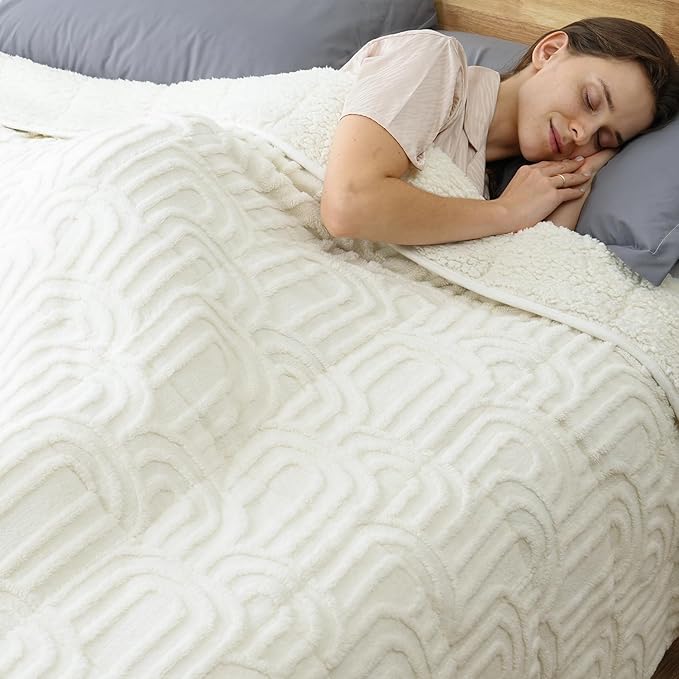 Sherpa Fleece Adult Weighted Blanket Great for Sleep, 15 lbs Dual Sided Soft Fuzzy Heavy Blankets for Couch Bed Sofa, Cozy Warm Arched Jacquard Throw for Winter (Cream White, 60" x 80", 15 Pounds)
