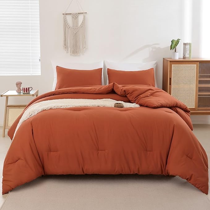 ROSGONIA Oversized Queen Comforter Burnt Orange, 3pcs (1 Terracotta Comforter & 2 Pillowcases) Lightweight Oversized Queen Comforter Sets Bedding