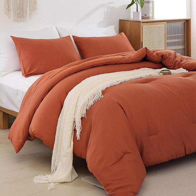 ROSGONIA Oversized Queen Comforter Burnt Orange, 3pcs (1 Terracotta Comforter & 2 Pillowcases) Lightweight Oversized Queen Comforter Sets Bedding