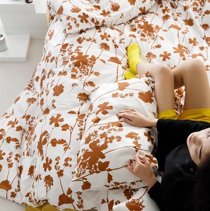 KAREVER Pumpkin Botanical Comforter Set Full White and Pumpkin Floral Plant Bedding Comforter Set Girls Pumpkin Color Blossom Leavs Printed on White Blanket Full Size
