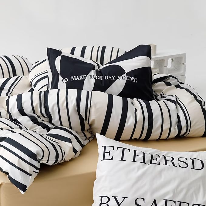 KAREVER Striped Comforter Queen Black White Comforter 3 Pieces Soft Stripes Comforter Set 1 Striped Queen Comforter (90x90 inches) with 2 Pillowcases (20x26 inches)