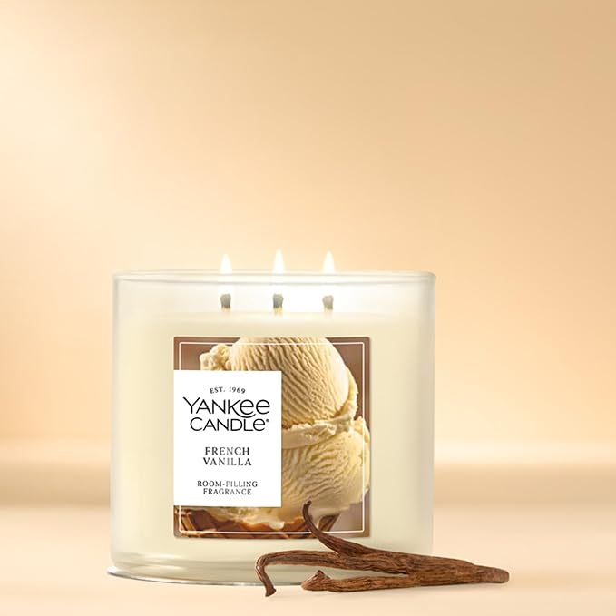 Yankee Candle French Vanilla, Fall Scented Candle, 14.5oz 3-Wick Candle Jar with up to 40 Hours Burn Time, Giftable