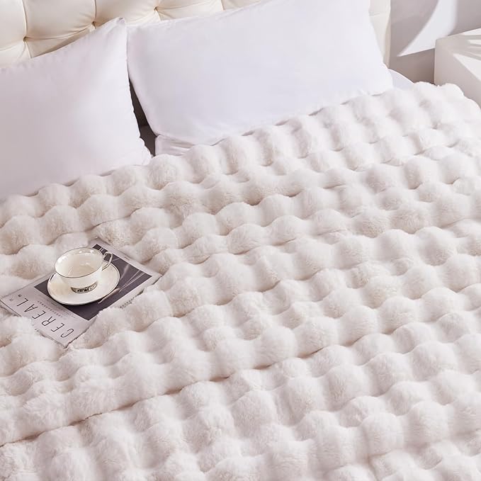 Heated Blanket King Size with 1/2/4/6/8 Hours Auto-Off 10 Heat Level, 90'' * 100'' Cozy Faux Rabbit Fur Bubble Electric Blanket with Overheat Protection(White)