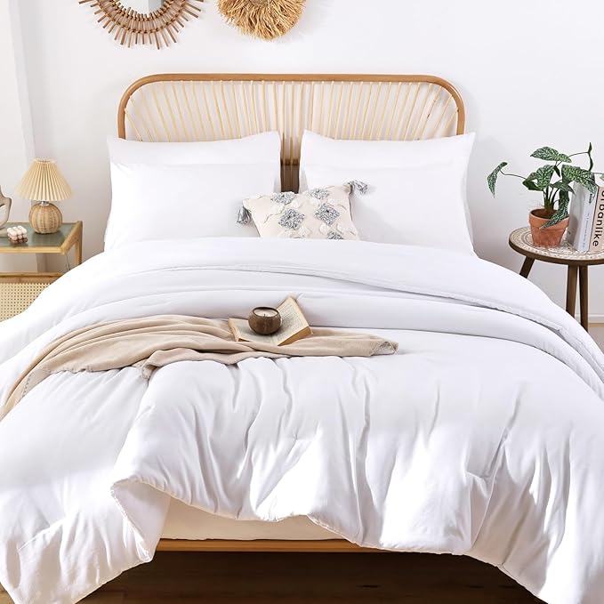 ROSGONIA Oversized Queen Comforter White, 3pcs (1 Comforter & 2 Pillowcases) Lightweight Oversized Queen Comforter Sets Bedding Blanket Quilts
