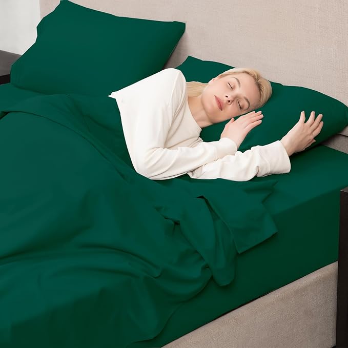 Mejoroom Queen Size Sheet Set - Hotel Luxury 1800 Bedding Sheets & Pillowcases - Deep Pocket Fitted Sheet, Soft, Breathable, Wrinkle & Fade Resistant - 4 Piece (Queen,Emerald Green)