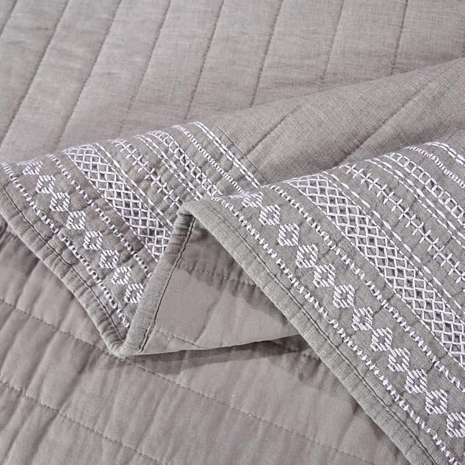 Quilt Set Floral Leaves 3D Embroidery Pattern 2 PCS Cotton Reversible Quilted Embroidered Decorative Bedspreads Coverlet Set, Lightweight &Soft Queen Size Beige Bedding Coverlet for All Season
