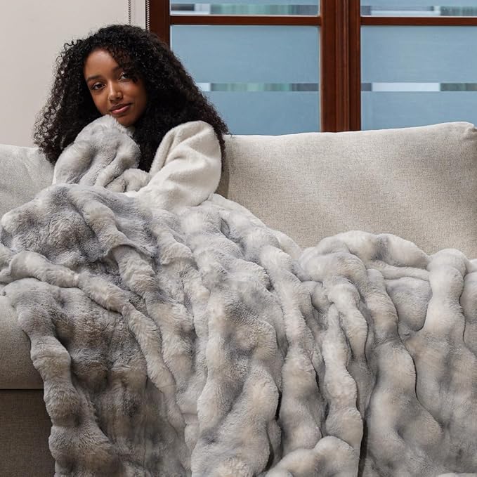 Mon Chateau 60" x 70" Dream Faux Fur Throw, Marble Print Plush Luxury Blanket for Couch, Sofa, or Bed, Soft Reversible Throw Blanket for Sleeping, Home & Room Decor, Moonshadow Bubble