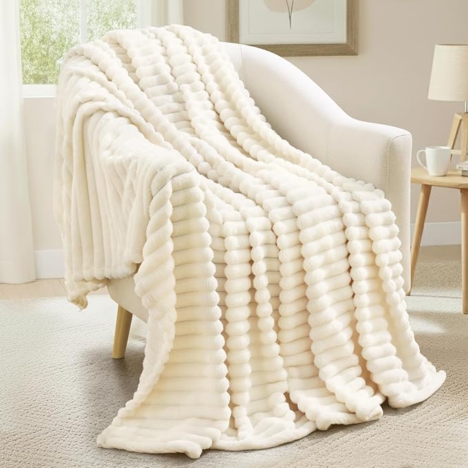 decorUhome Christmas Soft Fleece Cream White Twin Blanket for Bed, Cozy Fluffy Plush Flannel Striped Throws for Couch Sofa, Lightweight Decorative Ribbed Fuzzy Blanket for Woman, 60x80 Inches