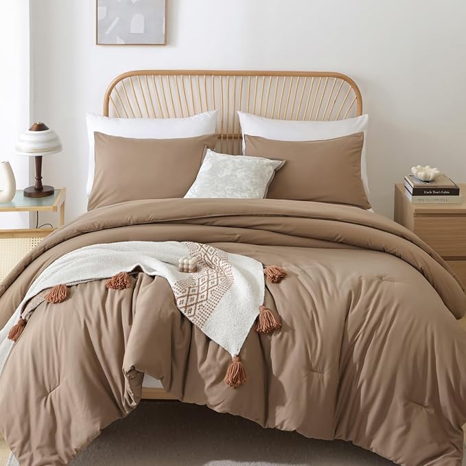 ROSGONIA Queen Comforter Set Dark Khaki Brown, 3pcs Bedding Comforter Sets(1 Comforter & 2 Pillowcases) All Season Lightweight Bedspread Blanket Quilt