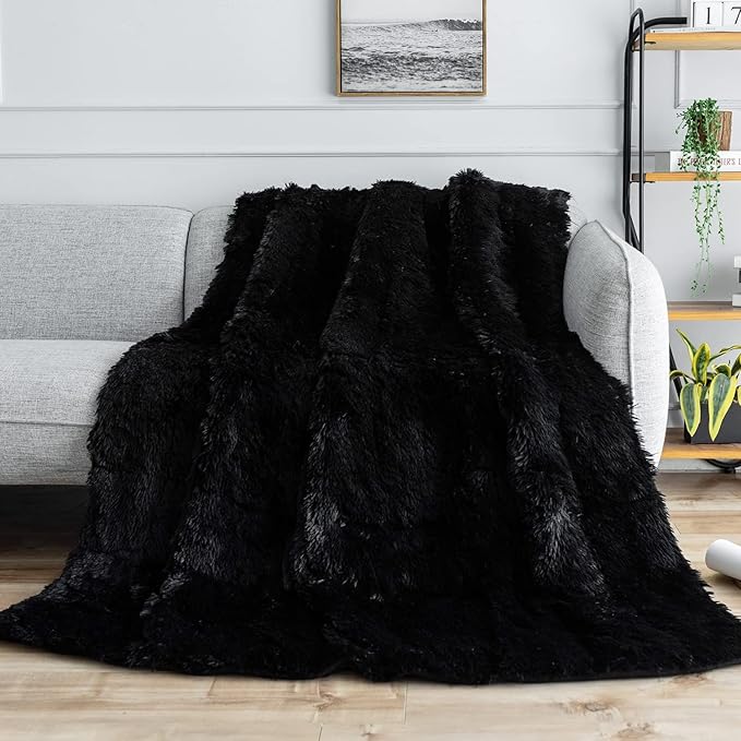 Uttermara Weighted Blanket Queen Size 20 lbs for Adults, Long Shaggy Elegant Faux Fur and Fluffy Cozy Sherpa Reverse Bed Blanket, Thick Plush Throw for Sofa Bed, 60 x 80 inches, Black