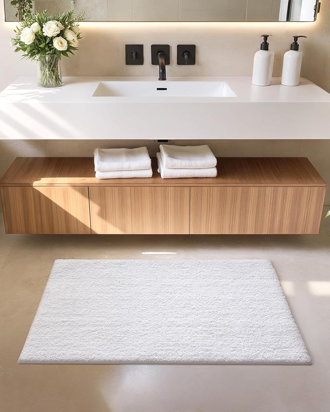 Color&Geometry White Bathroom Rugs, Absorbent, Non Slip, Soft, Washable, Quick Dry, 16"x24" Small White Bath Mats for Bathroom, Microfiber Shower Mat Bath Rug