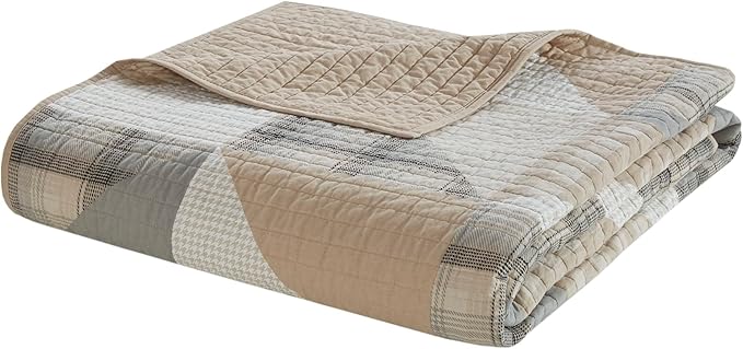 Woolrich Olsen Reversible Quilt Set - Cottage Styling Reversed to Solid Color, All Season Lightweight Coverlet, Cozy Bedding Layer, Matching Shams, Oversized Full/Queen, Geometric Plaid Tan 3 Piece