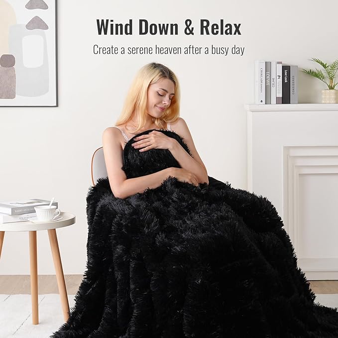 Uttermara Shaggy Faux Fur Weighted Blanket Queen Size, 15 lbs Long Fur Sherpa Soft Fluffy Bed Blanket for Adults, Ultra Cozy Warm Sherpa Throw Full/Queen Size Sofa Bed Blanket, 60 x 80 inches, Black
